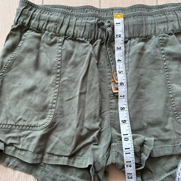 Tentree TENCEL Lyocell Olive Green Casual Shorts Women’s Size Medium - Picture 7 of 10